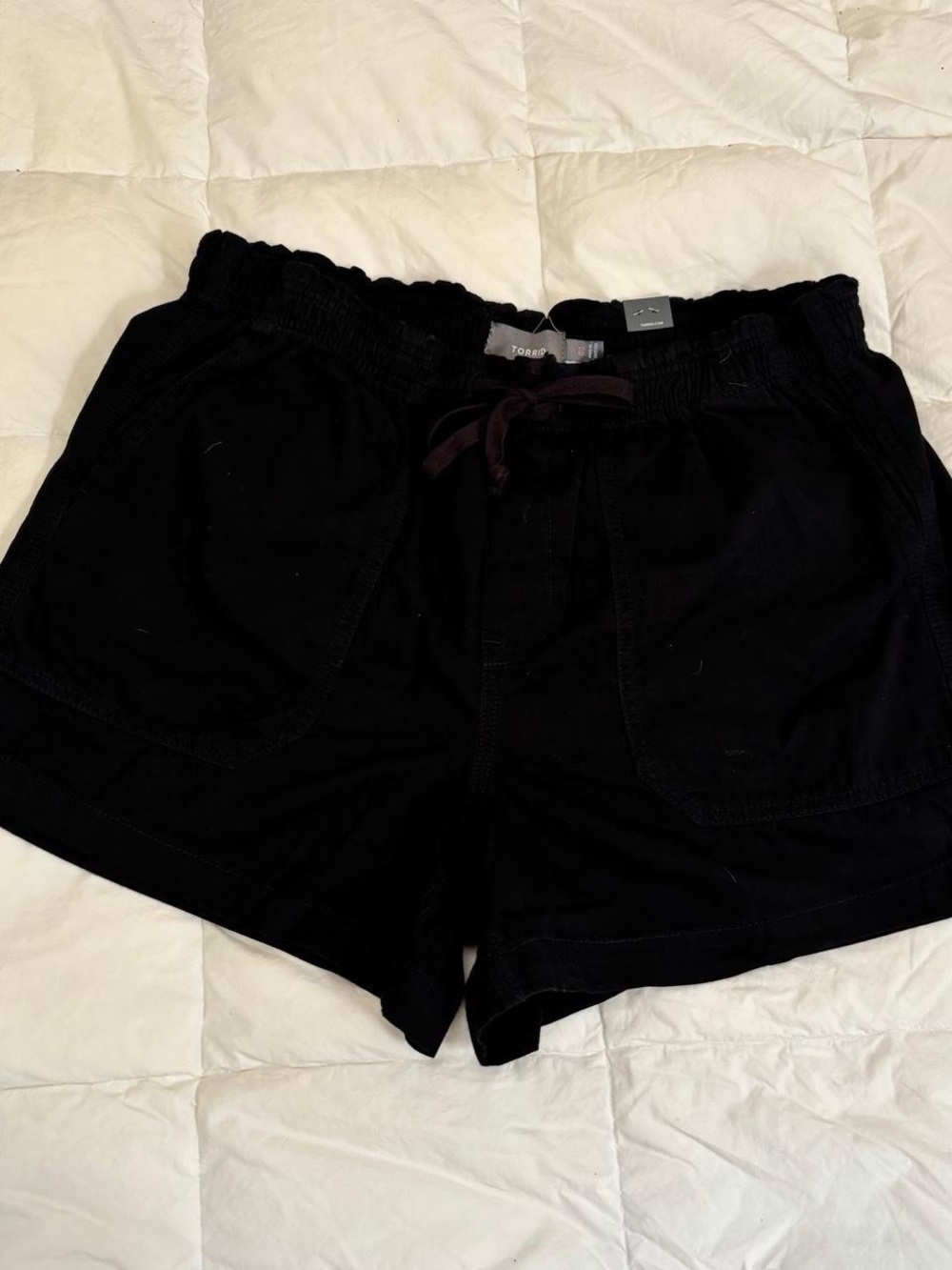 Torrid Black Cargo Shorts Size 00 NWT